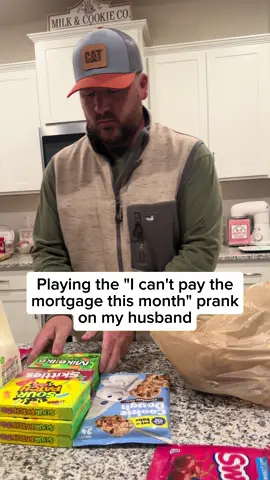 I cant pay the mortgage 🫣 #couplescomedy #marriage #husbandandwife #funny #prank 