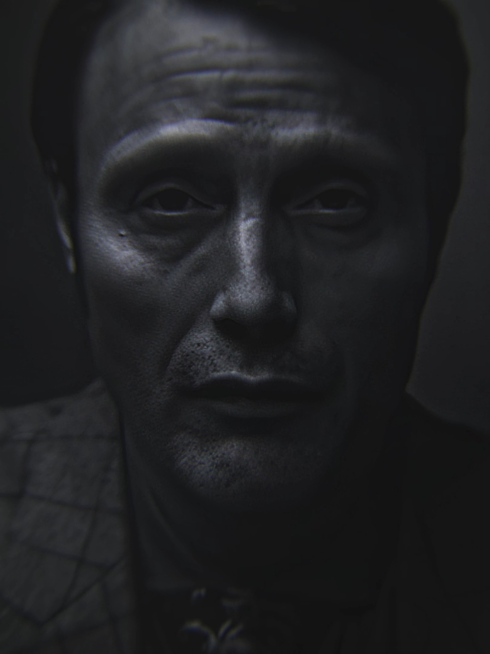 Mads Mikkelsen como Hannibal é simplesmente impecável. Cada olhar, cada gesto... ele transforma o terror em arte. Um mestre do suspense e da elegância sombria! #madsmikkelsen #hanniballecter #willgraham #hughydancy #primevideo #doctorlecter #hannibaledit #wendingo  #silenceofthelambs 