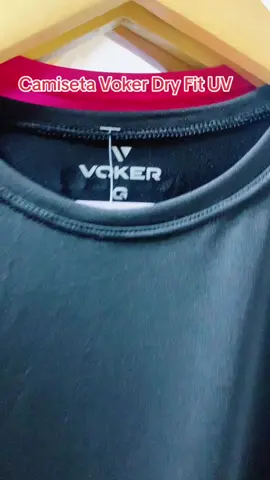 Coker a Camisa Dry Fit combina tecnologia e estilo bloqueando 99% dos raios UV e Uv - B com FPU 50+ . Ideal para atividades ao ar livre , sua modelagem, Slim Fitness oferece ajuste perfeito, enquanto o tecido dry Fit mantém sua pele sempre fresca e seca .  Experimente a combinação perfeita de performance e segurança!  #moda_fit_wear#voker#dry#treino#academia #modafitness #modaesportiva