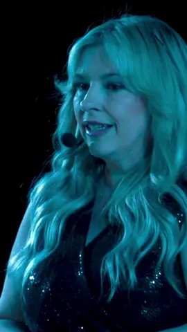 Gracias 🙏 a la vida por tanto hoy me siento tan plena y se que tenemos que dar mas pero super feliz de todo lo vivido este 2024 #gracias #haireducation #instructor #haireducator #hair #balayage 