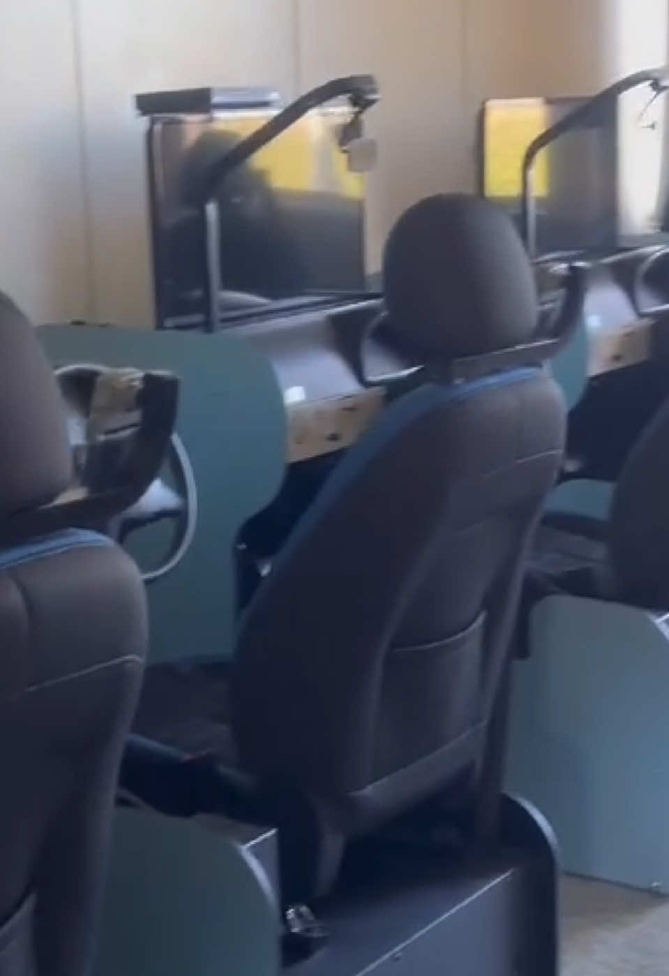 自動車教習所シミュレーター#汽车 #驾校学车 #驾校 #学习 #模拟器 #日本 #东京 ##驾照 