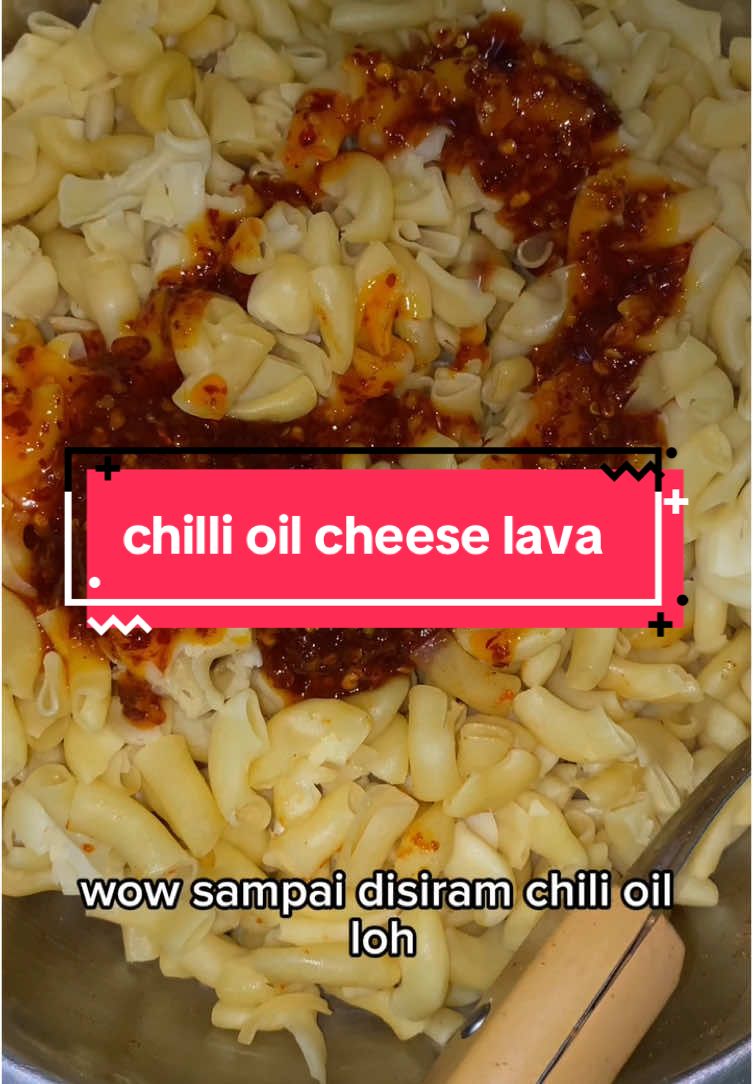 pada ngiler ga nih liatnya? makannya cuzz aja langsung cobain chilli oil cheese lava nya makaruni🥰❤️ ✨ Alamat Toko Makaruni Jalan Pasantren no 146 (sebelah Pangkas Rambut Pesona Sebelum Pertigaan sebelah kanan dr arah bawah jalan pasantren) ✨ Sosmed @makaruniofficial ✨ Pesan melaui WA +62 851-3617-8345 ✨ Pesan Online toko oren dan toko kuning @makaruniofficial #makaronitelur #makaronipedas #pedasdaunjeruk #basreng #ususkrispi #cemilanviral #cemilanenak #jajanancimahimurah #fyp #murahmeriah #makaruniofficial #cemilancimahi #makaronitelur #varianmix #basrengsetengahmateng #makaronibasah #makaronikriuk #makaronirenyah #ususkrispi