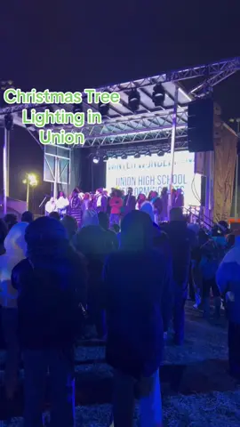 Christmas mood. Love this time of the year. #unionnj #christmas #christmastreedecorating #christmaslights 