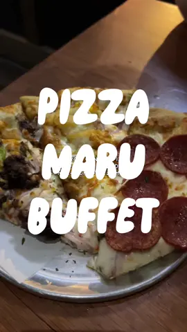 This was soooo yummy but only available at the downtown location!! Besides pizza, the buffet also includes fries, cheese spaghetti, tteok-bokki and fried chicken! 🍕🍝🍟🍗 #toronto #torontofood #pizza #koreanpizza #pizzamaru #koreanfriedchicken #koreanspaghetti #allyoucaneat #allyoucaneatpizza #buffet 