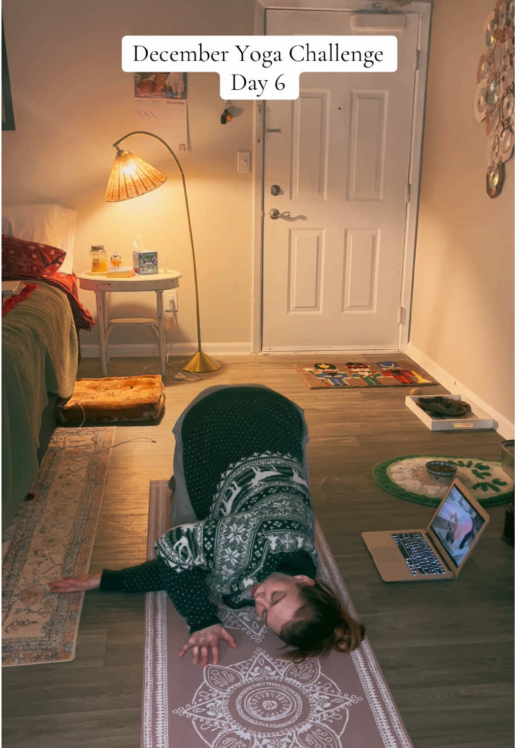 Day 6! Tbh this is the last thing i wanted to do tonight, but am practicing consistency & showing up for myself even when I don’t want to, so i got it done. My left shoulder is in pain, so I chose an upper back relief flow for today. It was a 10-minute flow bc i did not have the motivation for anything longer, but it did help relieve some pain & improved my mental state a bit! #day6 #yoga #wellness #wellnessroutine #yogaflow #healingtiktok 