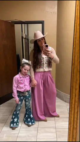 Dance like nobodys watching…and Conley sure does! #cowboy #cowgirl #western #country #rodeo #cowgirlhat #cowboyhat @American Hat Makers 