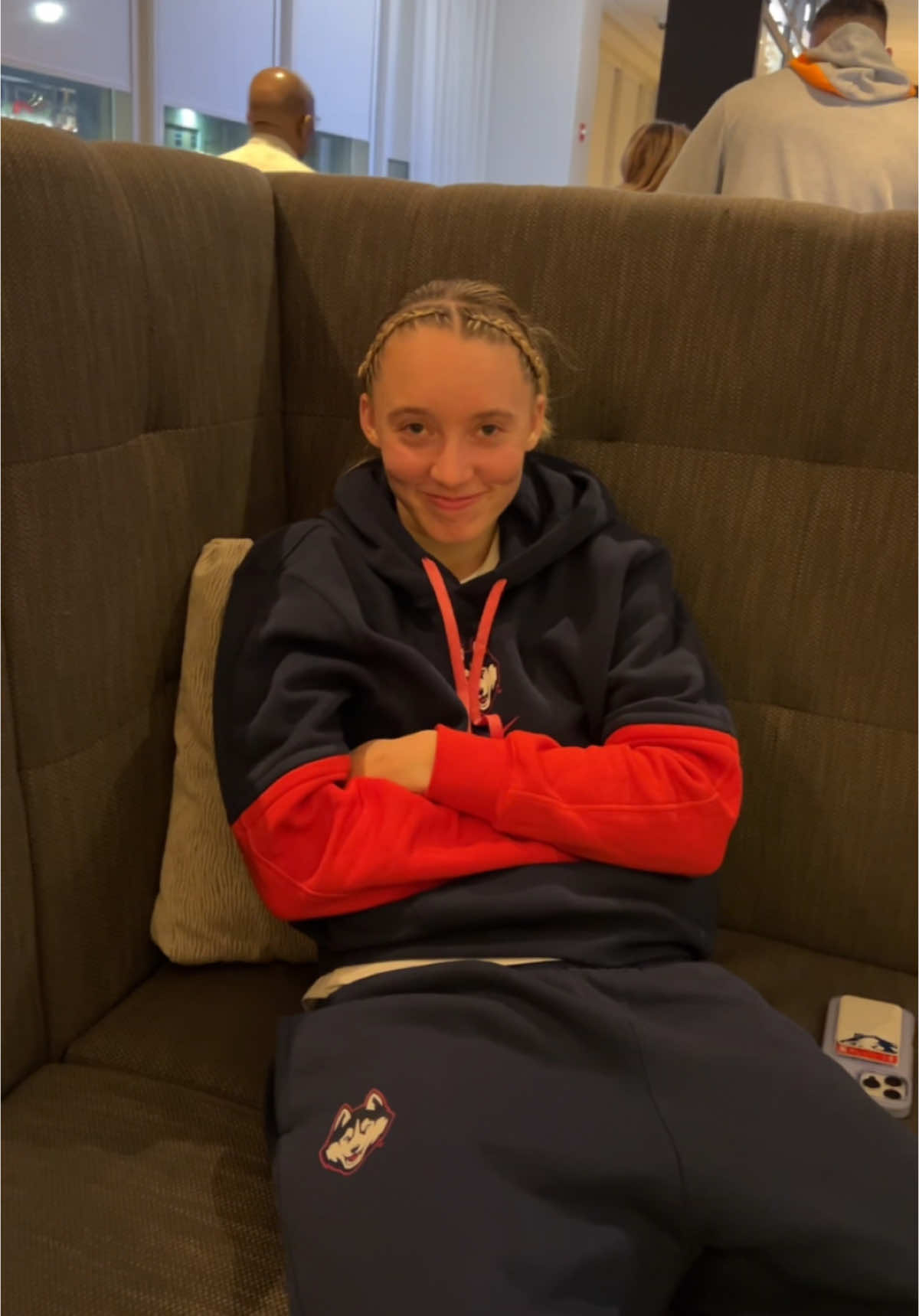 Wait, shes actually in NYC😝😛😇😍😜🥰🥳🤩🥸😎😘😋🤪😂☺️😁🤭🫣 @Paige Bueckers #paigebueckers #nyc #uconn #wbb #fyp 
