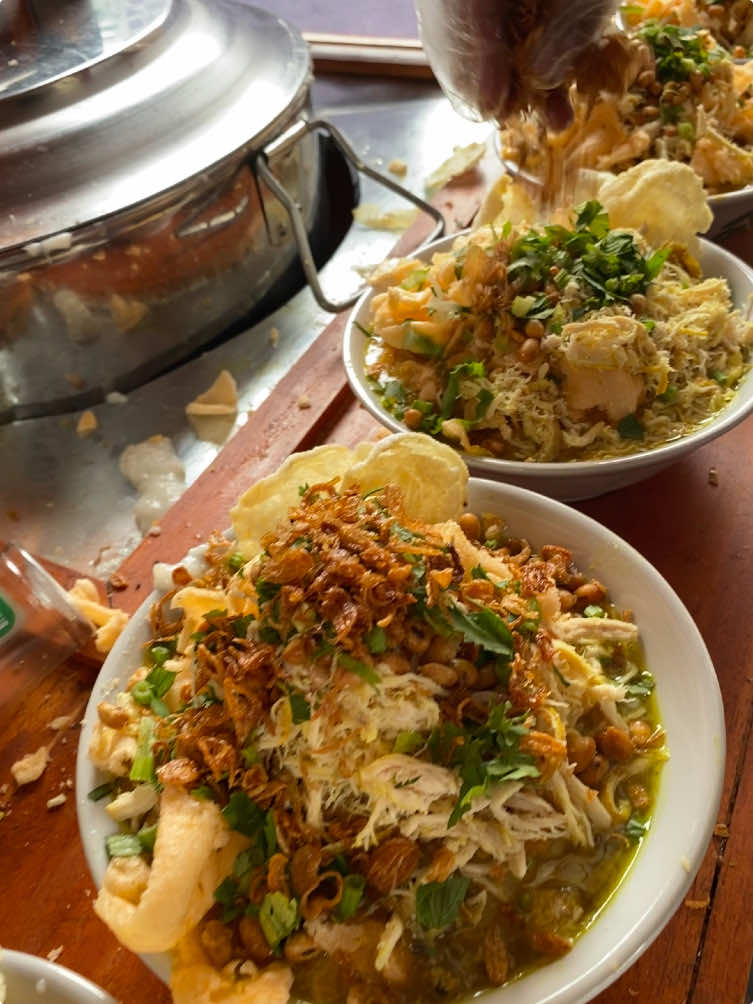 Bubur ayam tatang special #buburayam #streetfood #trending 