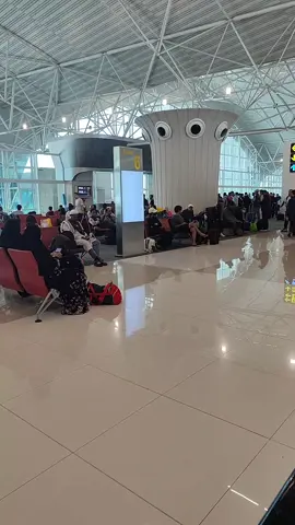 suasana bandara Internasional sultan hasanuddin makassar, saat ini #makassar #hasanuddin #sultanhasanuddin #kendari #lionair #garuda
