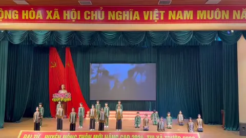 🍀☘️#nhaydanvu #nhungngoisaoxaxoi #xuhuong #giaidieutuoihong #tanlinh #trunghoccosotanlinh #thcs #thinhaymua 