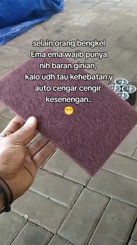 SPON SCOTCH BRITE spon ini banyak di gunakan di bidang perbengkelan spon SCOTCH BRITE sangat baik digunakan untuk pemolesan seperti material besi, alumunium, baja, kuningan, tembaga, stainless dan peralatan rumah tangga lain.y..  spon SCOTCH BRITE sangat kuat, terbuat dari bahan serat khusus.. tidak mudah sobek, kuat tahan air, bensin, solar, minyak dan bahan kimia lain.y #scotchbrite #sponpoles #sponserbaguna #sponcucipiring #spon #spons 