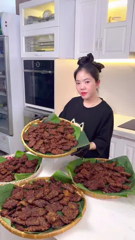 Khô bò ướt ăn tết