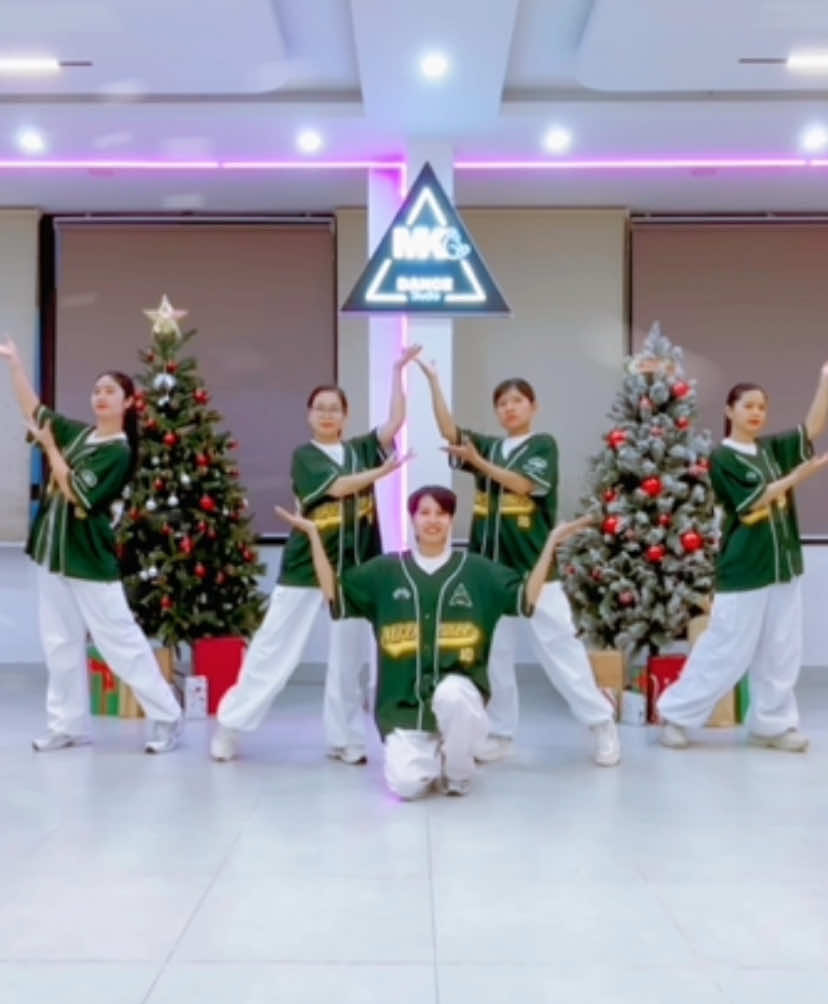 “Santa tell me” #santatellme #MKdance #christmasdance