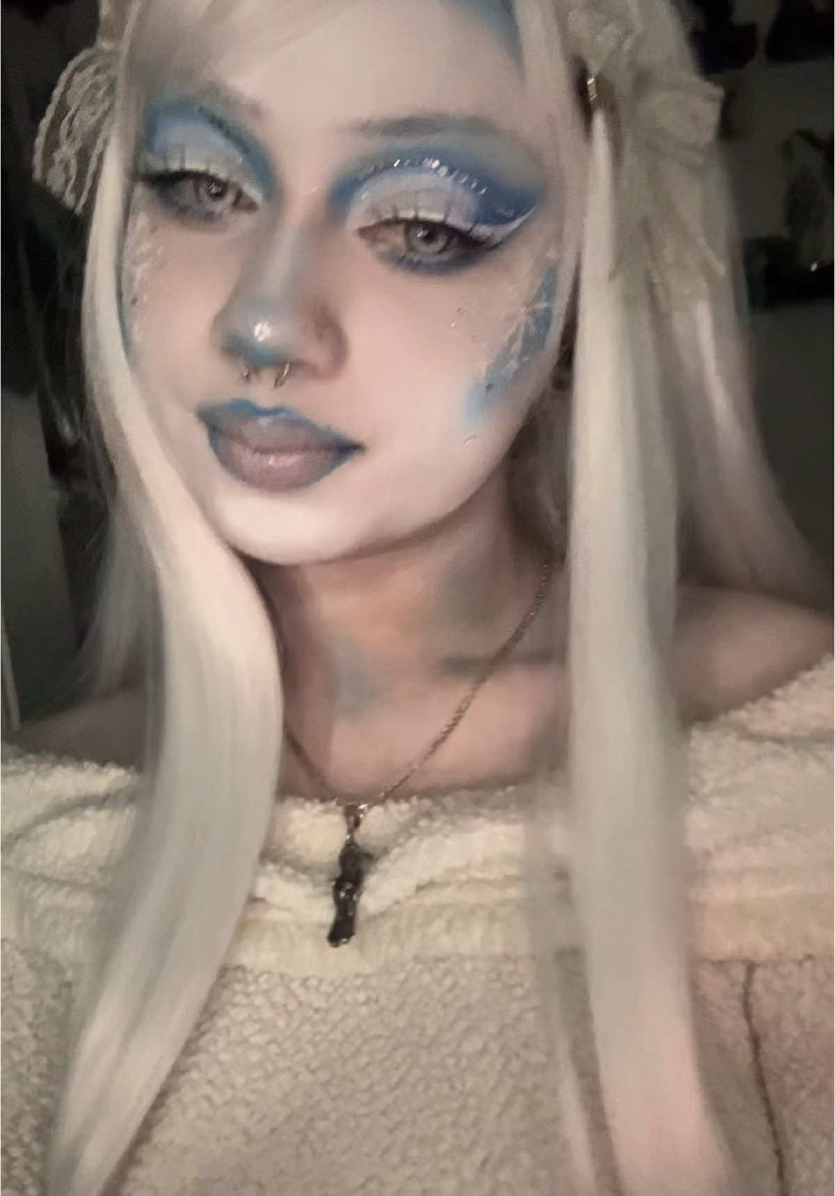 icygirl makeup ❄️🌨️ contacts from @coleyes_official  style “cosmic grey”  Code “sixteengraves” for buy2 get 3 free(put 5 items in cart) and “16graves” for 20% off  #snowflake #snow #snowflakemakeup #icemakeup #snowmakeup #iceymakeup#coldmakeup #coldmakeuplook #icecoldmakeuplook #snowmakeuplook #snowflakemakeuplook #ChristmasLook #christmasmakeup #christmasmakeuplook #mua #makeupxgraves #fyp #explorepage #makeup 