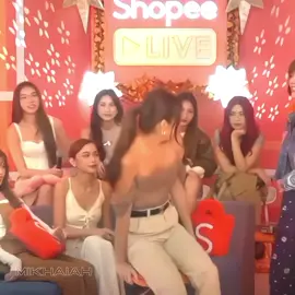 grabe naman makatitig ang isang Mikha Lim,kay Tom cruise🫶 . . .@Bini Aiah Arceta @bini_mikha #mikhaiah #aiaharceta #mikhalim #shoppe #bini #blooms #foryou #foryouuupagee #viralll #foryouu #fyppp 