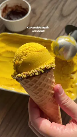 Caramel Pumpkin Ice Cream. Recipe linked in my bio💕 #caramel #pumpkin #icecream #caramelpumpkinicecream #fyp #dessert #Recipe #viral_video #viraltiktokvideo 