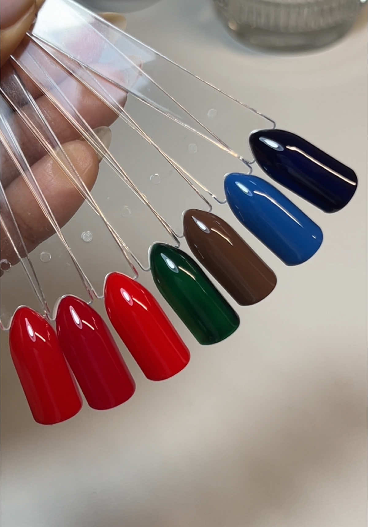 lets unbox @Glossify gel colours together ✨❄️ #nailtech #glossify #gelcolours #winternailinspo #unboxing #unboxingglossify #gelcolorswatches 
