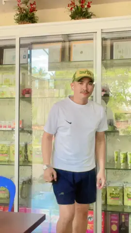 ប្តីប៉ុណ្ណាណីមិនមើលទៅមើលប្រុសផ្សេងអីណា😠😂#😂😂😂 #😂 #កូនអ្នកក្រចេះ #fyp #phnompenhcity #fypシ゚viral #fyppppppppppppppppppppppp #foryou #greenscreen #humor #parati #funny #pourtoi #How #viralvideo #foryoupage #onthisday #f #viral #capcut 