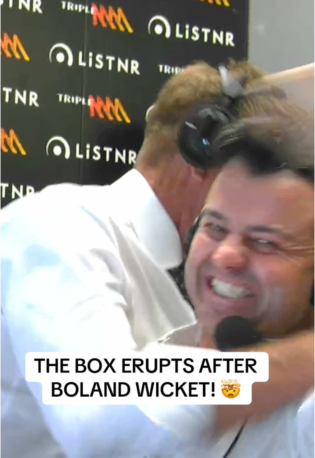 Howie begged for one ball of Scott Boland’s spell after his no ball in the first innings. Sit back and enjoy the madness that ensues! 😂☝️ #fyp #triplemcricket #markhoward #scottboland #australiacricket #adelaideoval #ausvind #indiacricket #jaiswal 