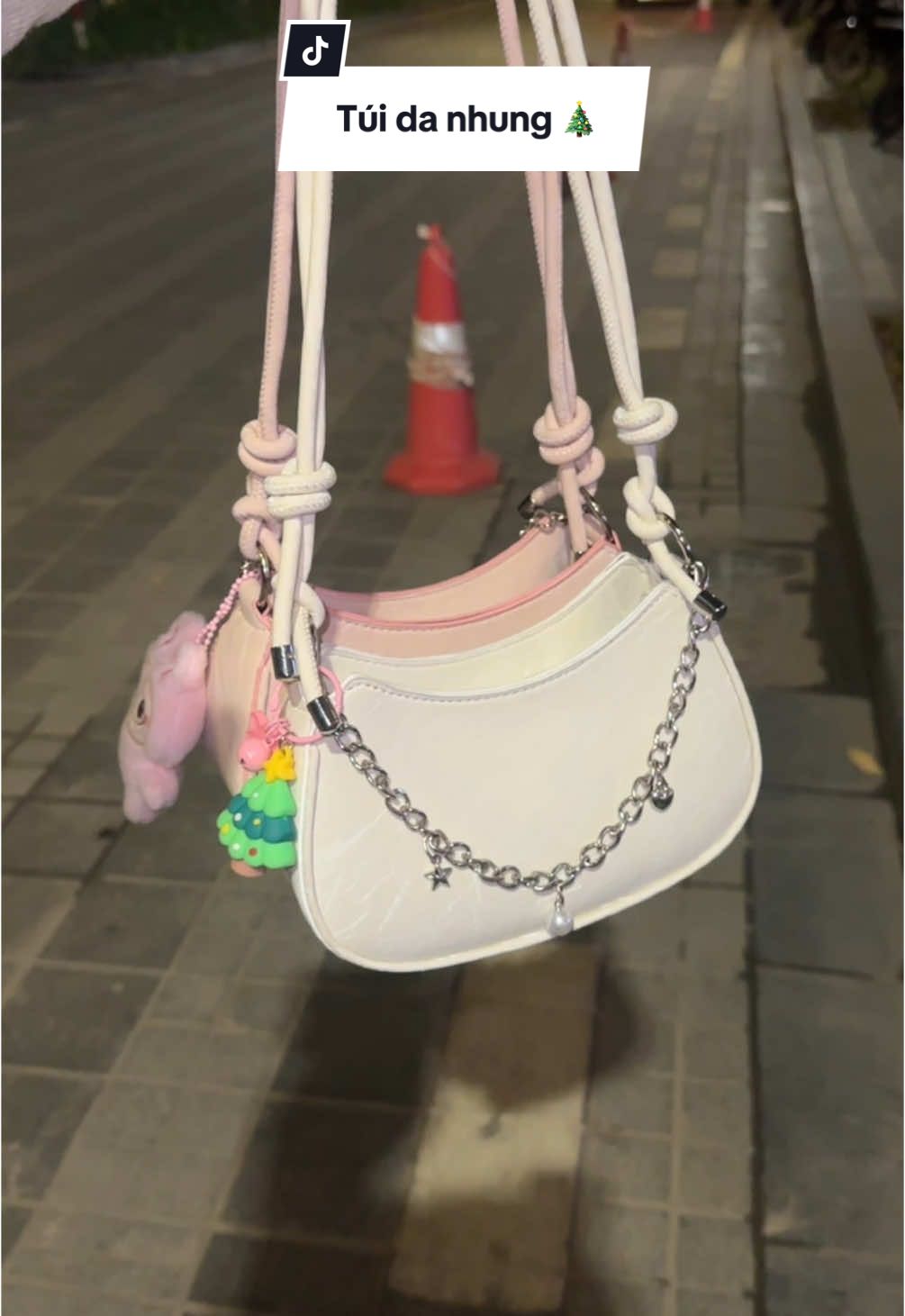 + TẶNG 10 deal Giá Mở Bán Túi Da nhung  200K--> hơn #8X + #Tặng móc ♥️🎄#xuhuong #thinhhanh #freeshipping #mytuixinh83 #tuixachnu83 #muasamcungtiktokshop #sale #maumoi #mockhoa #tuixach #hottrend #viral  