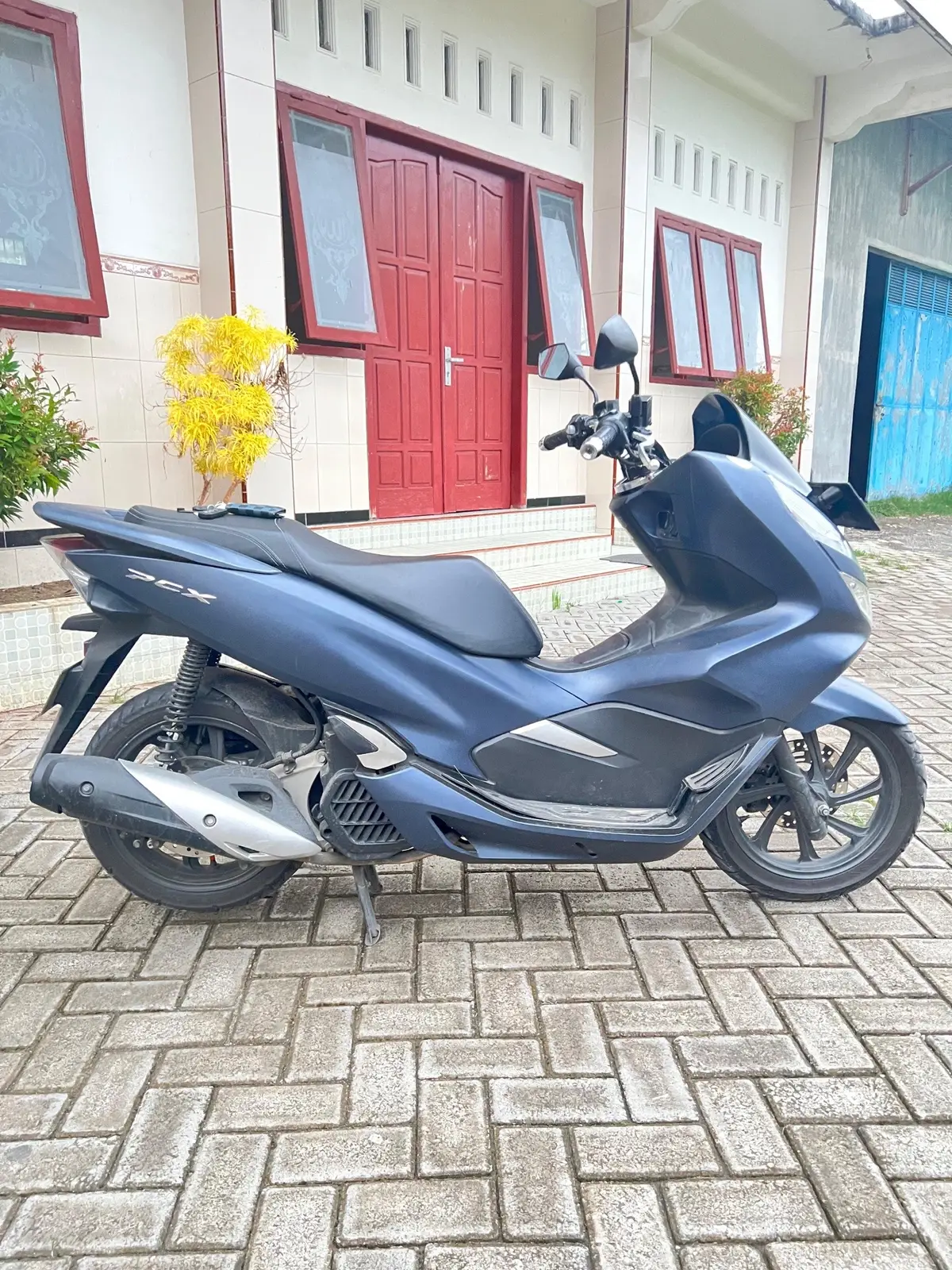 PCX thn2020. pajak baru. matte blue. AG tulungagng, surat lengkap. ory, istimewa. kunci doble. kelistrikan normal semua semua masih bawaan pabrik. Full ory, mesin alus nyus, body mulus. ban depan belakang tebal. no minus. minat/ tanya2 bebas langsung WA. READY—> info klik link wa di bio. #jualbelimotorbekastulungagung  #rajamotortulungagung #reels #rajamotor  #rellsinstagram #rellsjualbeli  #jualbelimotorbekas #jualbelimotortulungagung #motorbagus #jualbelitulungagung #tulungagung #endorse #endorsement  #motorbekastulungagung  #mokastulungagung #viral #fyp #ltl #likesforlike #istimewa