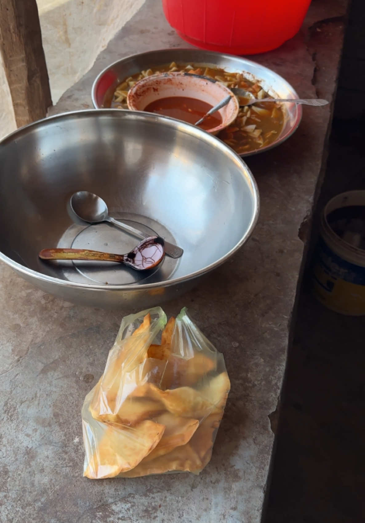 Da Kale Chakar Samosa Ao Chole😋 #village #villagelife #villateam #hammadfoodandtravel #hammadkhanvlogs #mashokhelvillage 