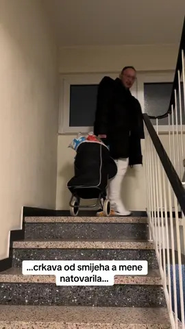 #frp #foryou #foryoupage❤️❤️ #fyp #zatebe #zatebestrana #gastarbeiter #edeka #gastarbeiter #auslenderi #bosna_i_hercegovina #bosna🇧🇦 #foryoubalkan #hrvatska🇭🇷 #hrvatska #srbija🇷🇸 #srbijatiktok #prijepolje #balkantiktok #jugoslavija #balkanskitiktokeri #hrvatski #hrvatskitiktok #srpskitiktokeri #srpskijezik #bosanskihumor #bosanski #ulm #passau #augsburg #rosenheim #mönchengladbach #münchen #essenbalkan #essen 