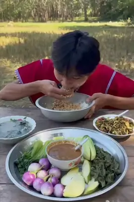 #အားလုံးပဲမဂ်လာပါစားကြပါအုန်း #ညီထွေးလေးအစားတလိုင်း#🙏🙏🙏 