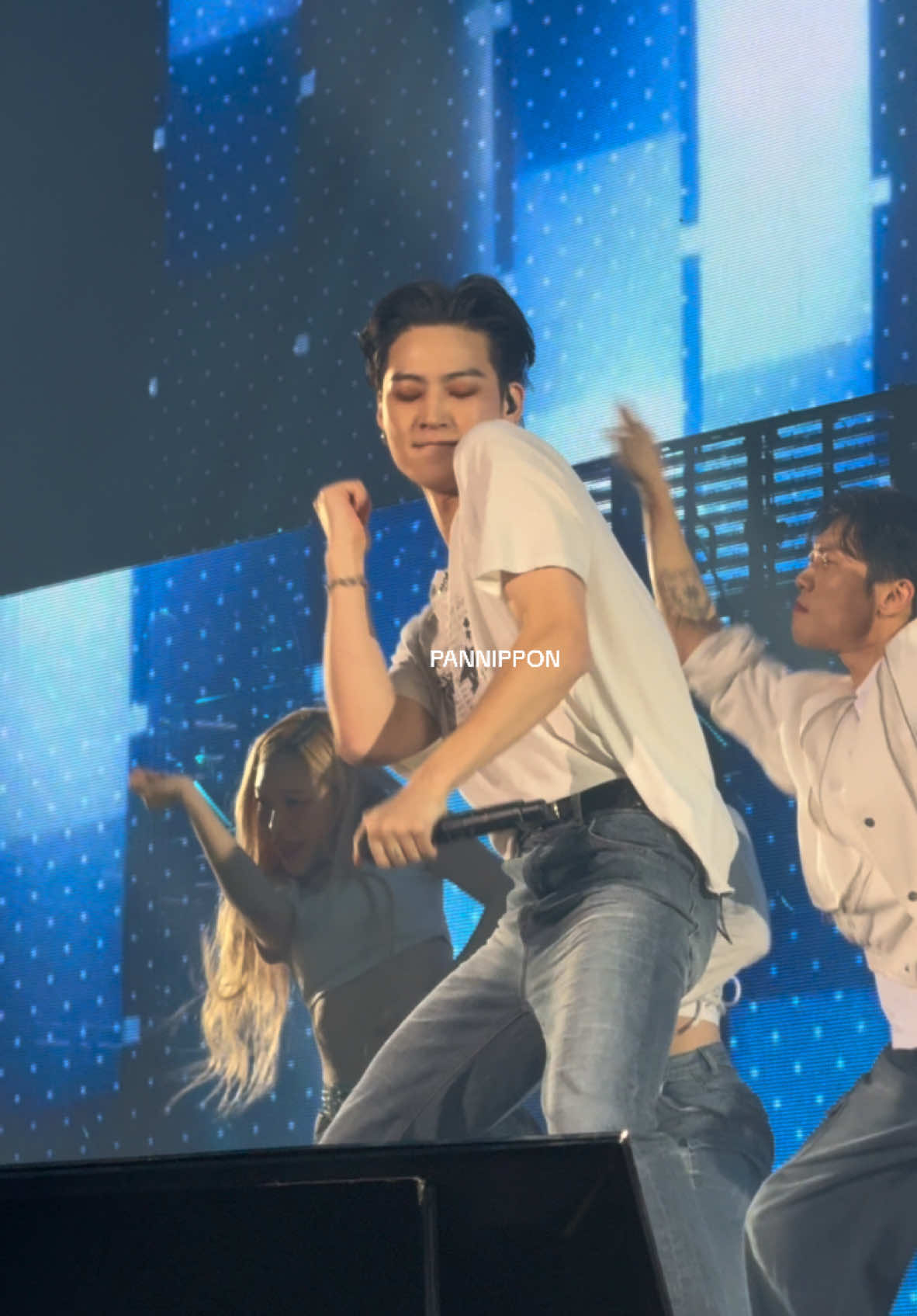 หล่อแบบเกินต้าน #เจบี #แจบอม #jayb #tapereloadinseoul @JAY B @กัชชญา ป้องขันธ์ @비비누나💚🦦(영재야) @lka_kanuntuan 