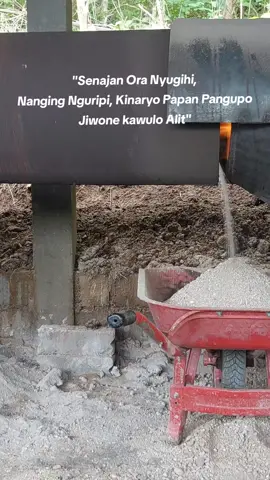 Alhamdulillah, Meskipun Kecil, Bisa Menyerap Pekerja 9 Orang Sebagai Tulang Punggung Keluarga... 🤲☺️  Produksi Tepung Bentonite Untuk Campuran : Pupuk, Pakan Ayam, Bahan Baku Pasir Kucing, Pengeboran DLL... #catlitter #cat #bentonitecatlitter #bentonite #bentonit #tepungbentonit #tepungbentonite #pasirkucing #fyp #pengeboran #pupuk #trending #viral #fypシ゚ #masukberanda #soundviral 