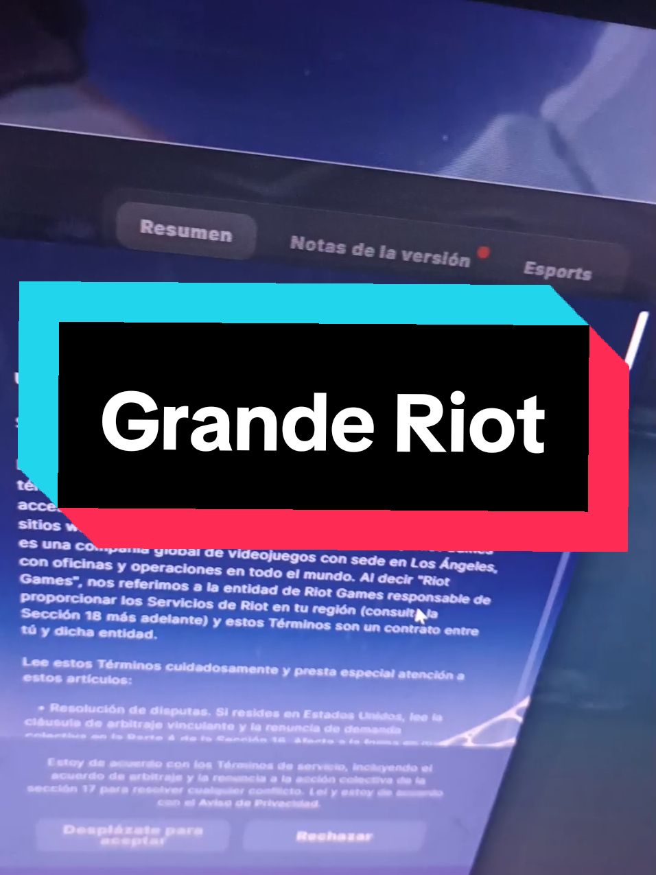 Siguen siendo los mismos términos y condiciones. la diferencia es que ahora quieren censurar cualquier acto de toxicidad como también lavarse las manos en fraudes o el tema de EloBoosting.  Lo dejo sin # por qué la verdad no tiene sentido mi Shadow Ban por qué quieren que pague por vistas Tik tok 
