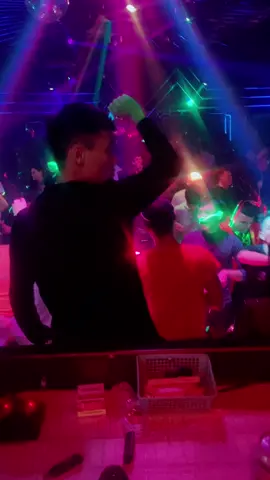 Ngoài trời cứ mưa lặng thầm chỉ còn riêng anh 😂#f7club_taichung_taiwan🇹🇼🇻🇳 @TS.F7 CLUB 