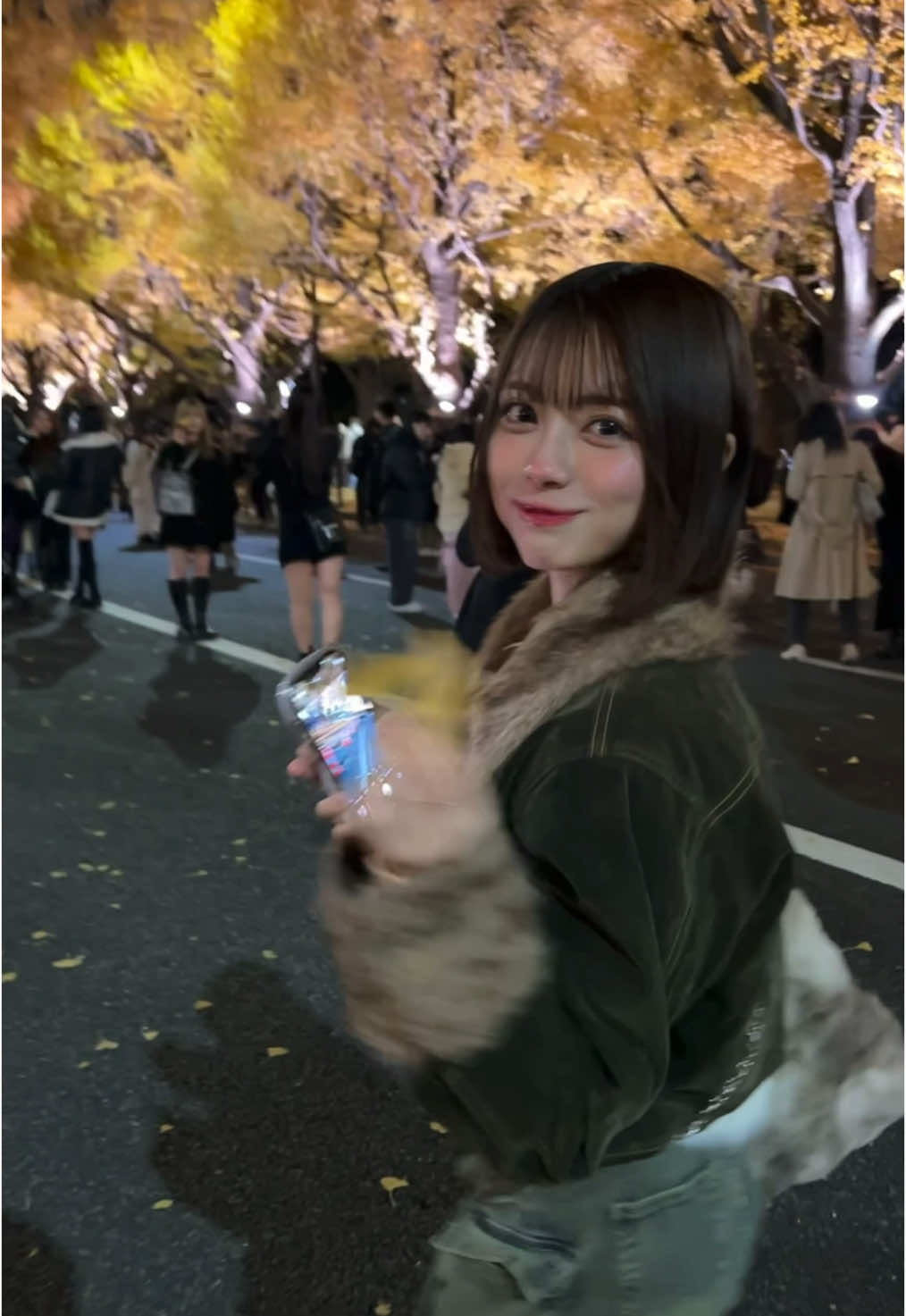 もう今年も終わっちゃうね~🍁 #00 #fyp #銀杏並木 #紅葉 #デート #秋 #冬コーデ #韓国ファッション #ボブ #y2k