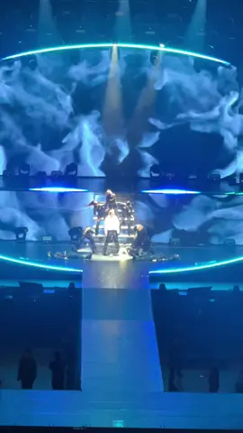 Taeyang The Light Year 💡#taeyangbigbang #taeyanglightyear #taeyangineedagirl #axiataarenabukitjalil #taeyanginkl #fancam #taeyangthelightyear #kualalumpur 