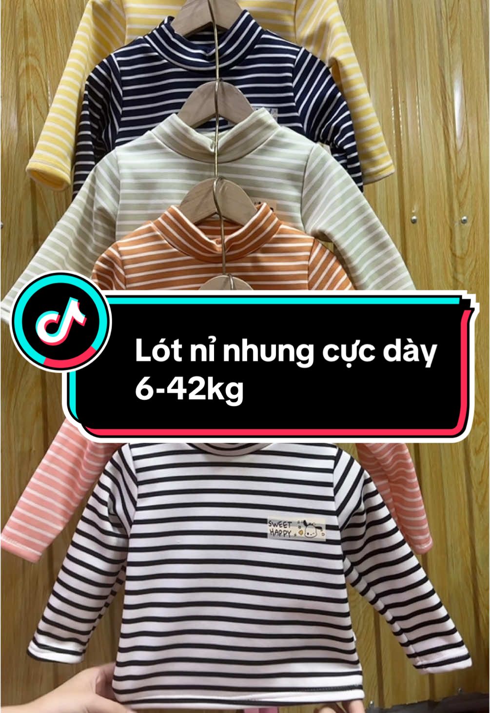 Mẫu áo giữ nhiệt cổ 3p lót nỉ nhung cực dày và ấm hàng quảng châu cho bé 6-42kg #thoitrangngoclinhnhi #lamdep #fashion #thoitrang #mevabe #aogiunhietchobe #aogiunhietco3phan 