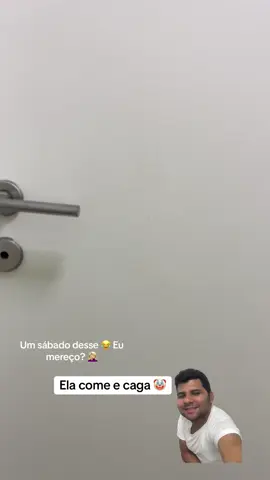 Quando seu amigo é muito sem noção e te manda foto cagando e pedindo ajuda😂🤡 Eu amo essa bixa safada 😂.  #flyp #fly #foyou 