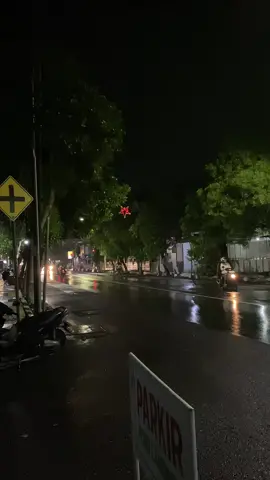 Secandu ini Vibes Lamongan After Rain di malam hari #fyp #lamongan #lamonganstory #vibessad #sadvibes #vibesmalamhari 