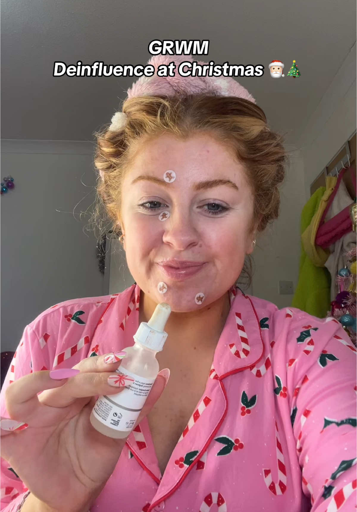 GRWM- DEINFLUENCE AT CHRISTMAS👀🎄🎅🏻🎀#fyp #christmas #foryoupage #christmasday #christmastiktok #christmastok #grwm #grwmmakeup #christmastok #christmaseve @collectioncosmetics @nyxcosmetics_uk @lorealparisuk 