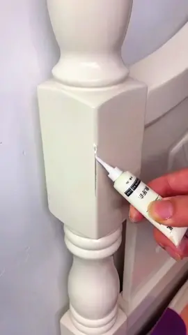 Repair desk scratches and holes, No need to buy additional tools#repair #wood #woodworking #touchup #tiktokmademebuyit #tiktokshophoildayhaul #DIY #filler #tiktokshop #furniture 