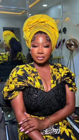 Sweat makeup look on our client 🤩 #CapCut #makeuptutorials #makeuplooks #mua #smallbusinesscheck #makemefamous #owambe #owambelooks #fyp 