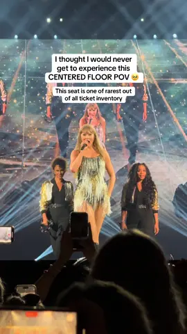 I got so lucky with this. #taylorswift #TSTheErasTour #vancouver #erastourvancouver #erastourfilm #swiftie #swiftie #lovestory 