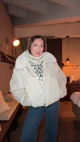 Night 2 || OOTN in zermatt. This fur coat from @gap is a 10/10 😮‍💨 #ootn #dinneroutfit #winterlook #furcoat #chicstyle #winteroutfit #winterchic #grwm #zermatt  @H&M @target 