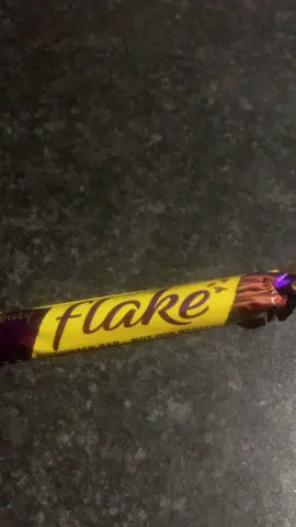 Its wird and coll that flakes can not melt #tiktokpoll 