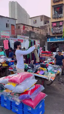 Girlfriend ne sadak se shopping karte howe dekh Lia  . . . #poetry #viral #onemillionaudition #status #funnymoments #foryou #funny #funnymoments #dontunderreviewmyvideo #foryou #funnyvideos #funny #onemillionaudition #viral #tiktok 