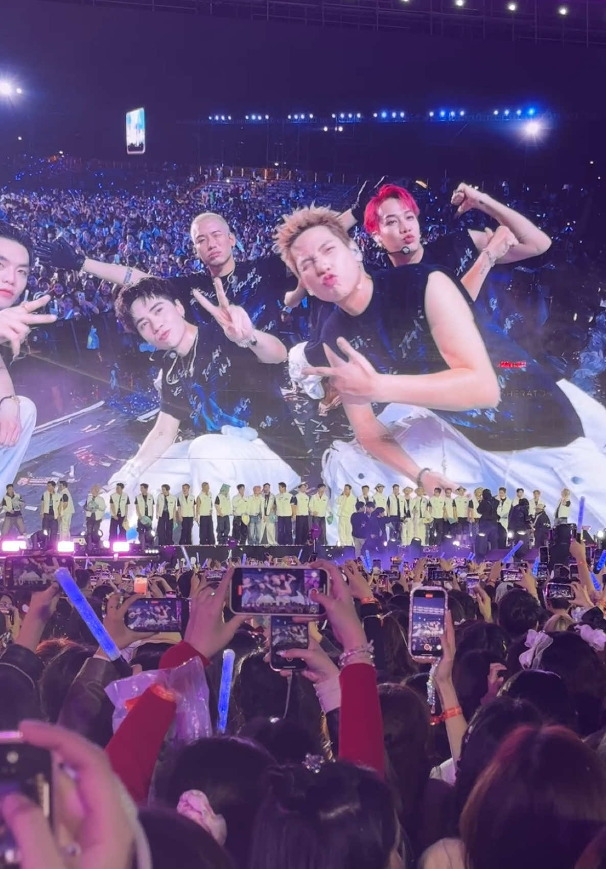 trọn vẹn lắmmmmm💗 #hanoi#atshconcert#concertanhtraisayhi2024#anhtraisayhi#sanvandongmydinh#anhtraisayhiconcert2024#anhtraisayhiday3#D3#anhtraisayhihanoi#concertanhtraisayhihanoi#31anhtraisayhi#fyp#viral#fyppppppppppppppppppppppp#video