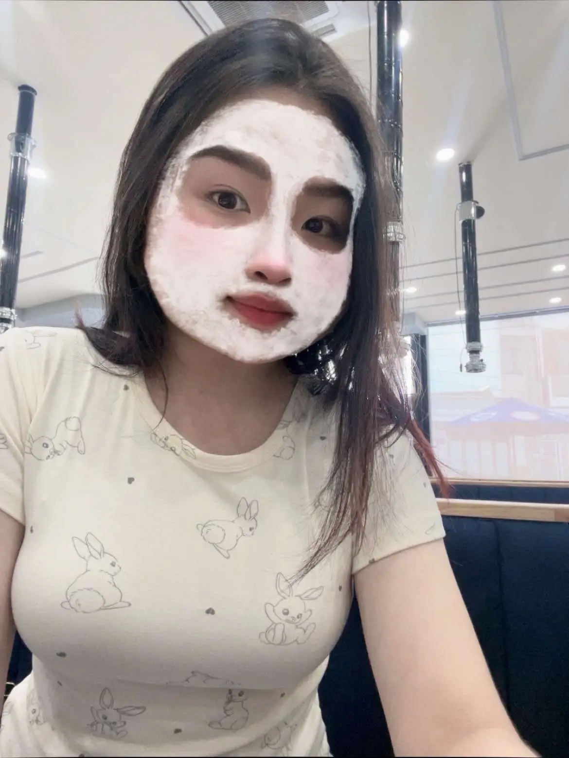 sẽ thứ tha những cảm xúc em không thể bao biện vì cuộc đời em cũng có rất nhiều câu chuyện.