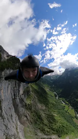 The most incredible Wingsuit BASE jump