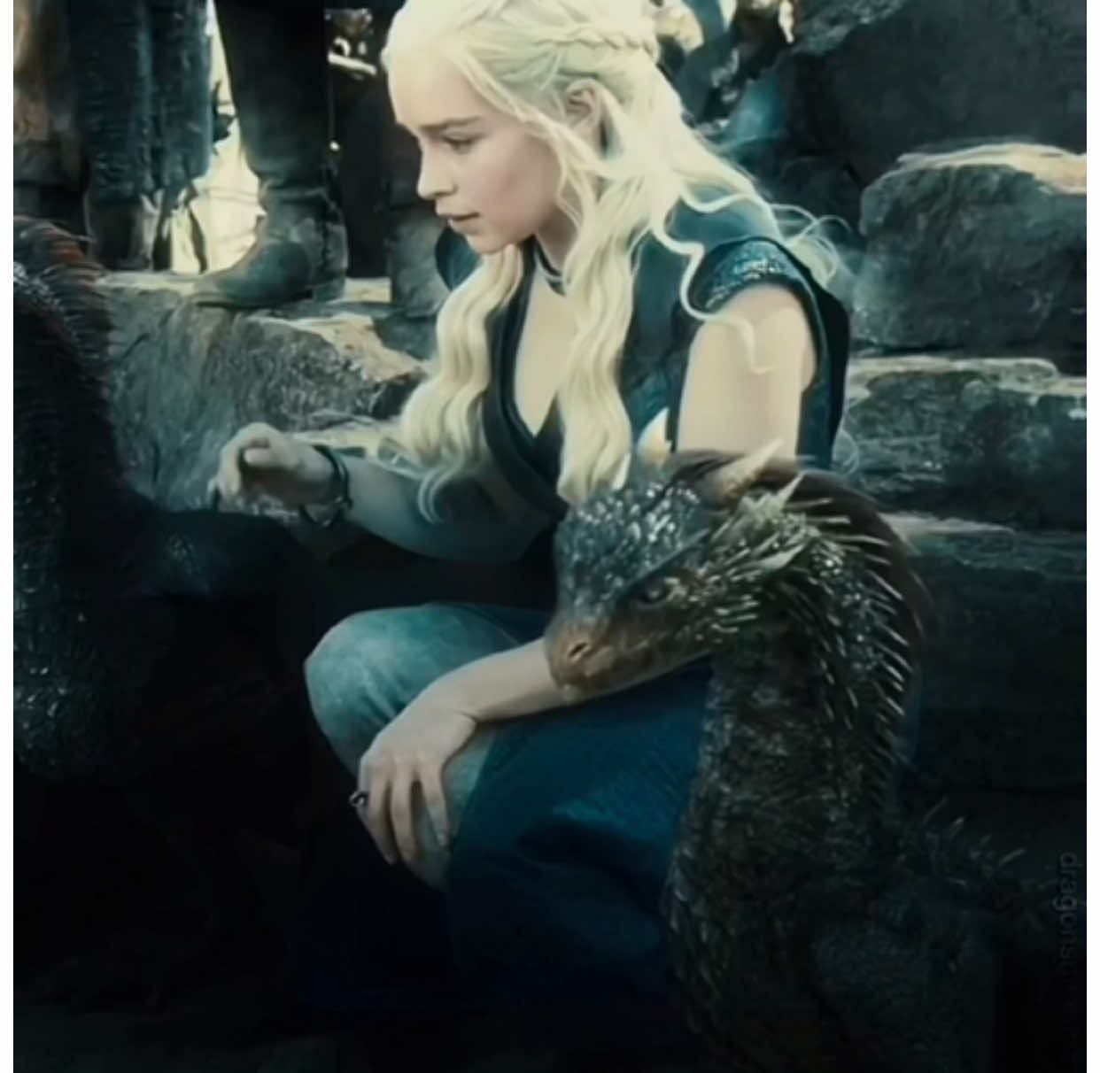 emilia the absolute icon that u are #daeneryatargaryen #emiliaclarke #gameofthrones #gameofthronesedit #daenerystargaryenedit #motherofdragons #daenerys #housetargaryen #fireandblood #asoiaf #daenerysedit #fyp #foru #fypagee #fypedit #viraledit #trendingvideo #fypviralシ #dragonsnvamps 