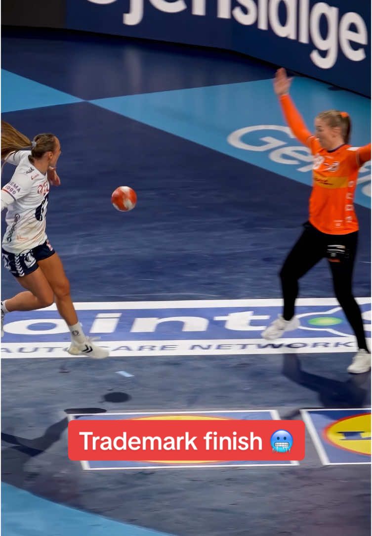 Trademark finish 🥶😱 #handball #ehfeuro2024 #håndbold 