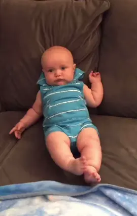 #tik_tok #baby #comedia #fyp #viral_video #goviral #funnybaby #babiesoftiktok #babylove #live #cutebaby 